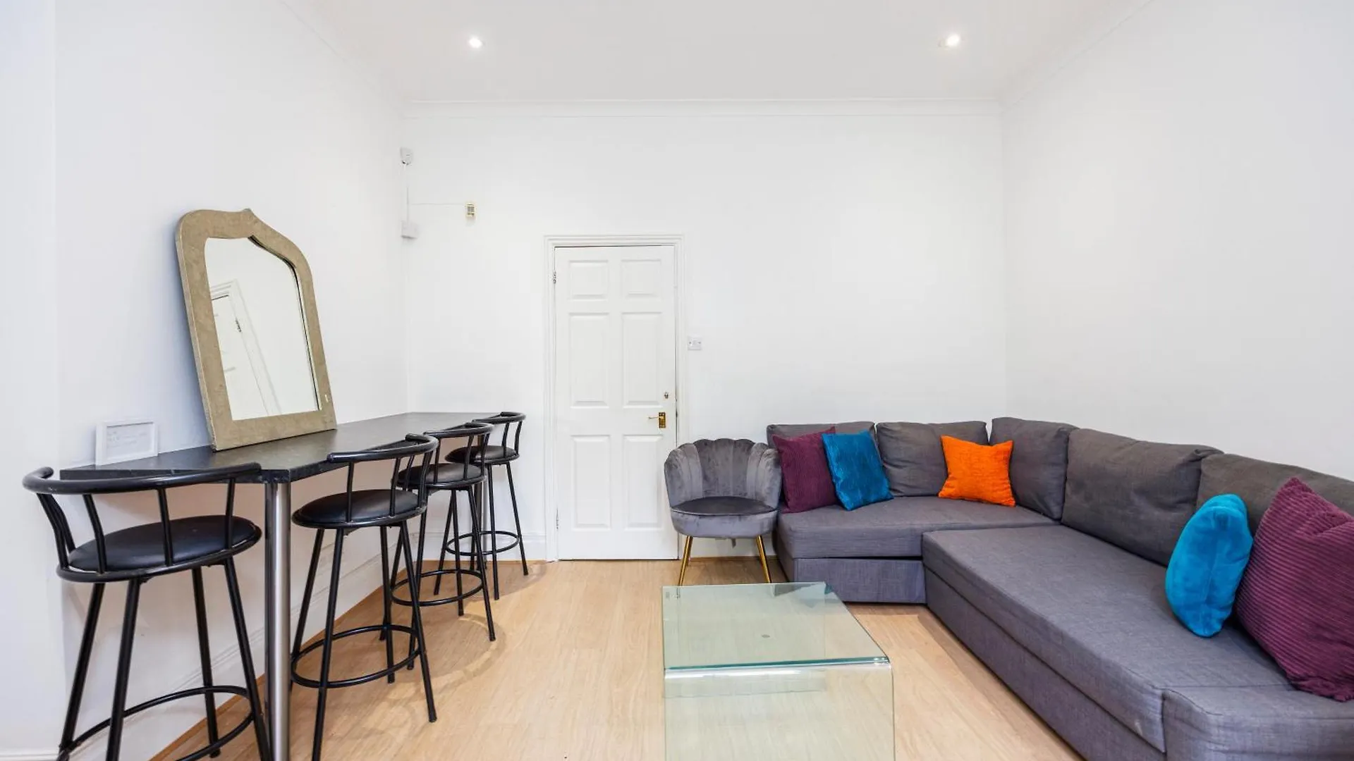Mansion House With Spacious Apartments Close To Excel London And Canarywharf 0*,