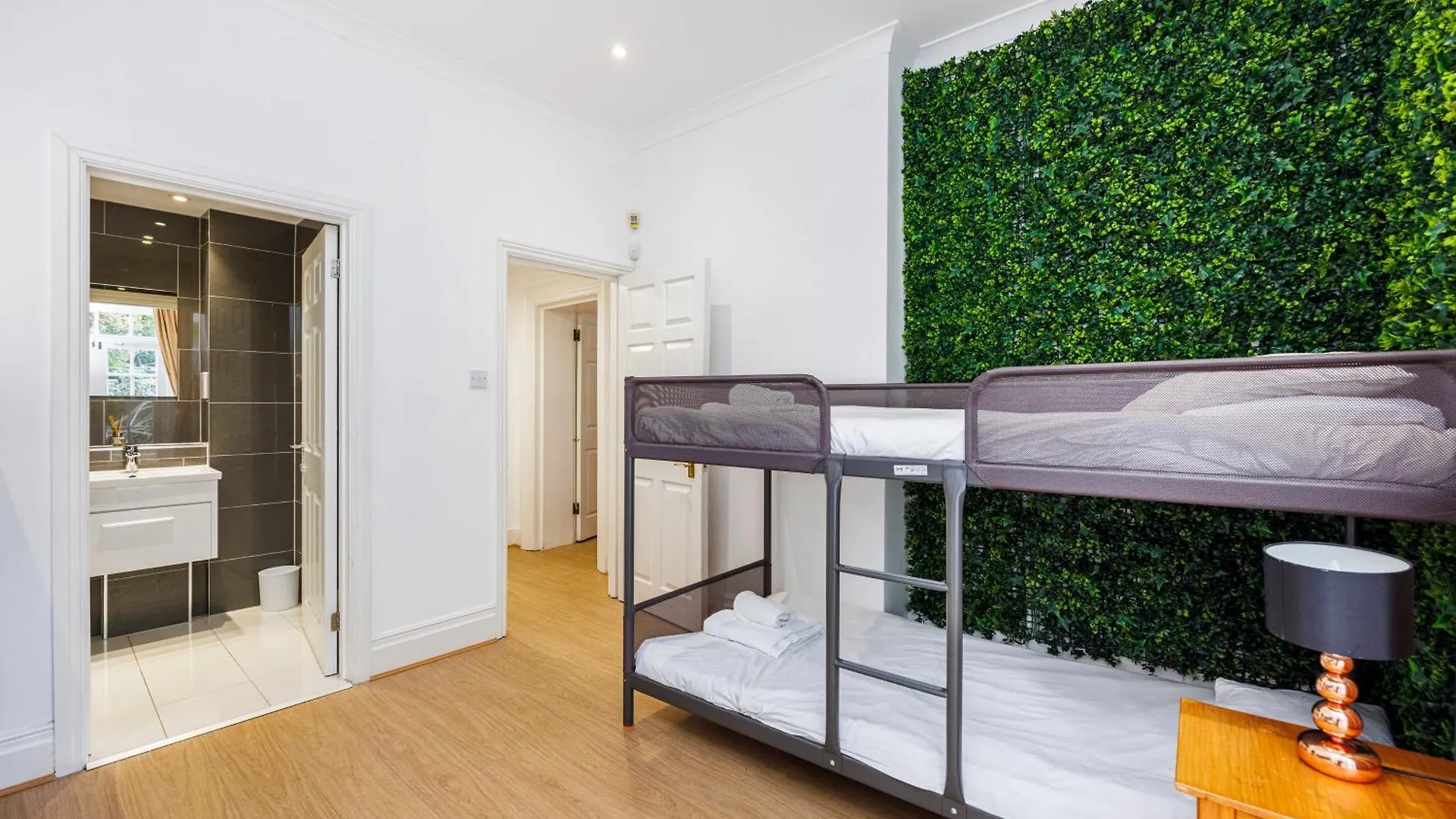 Aparthotel Mansion House With Spacious Apartments Close To Excel London And Canarywharf