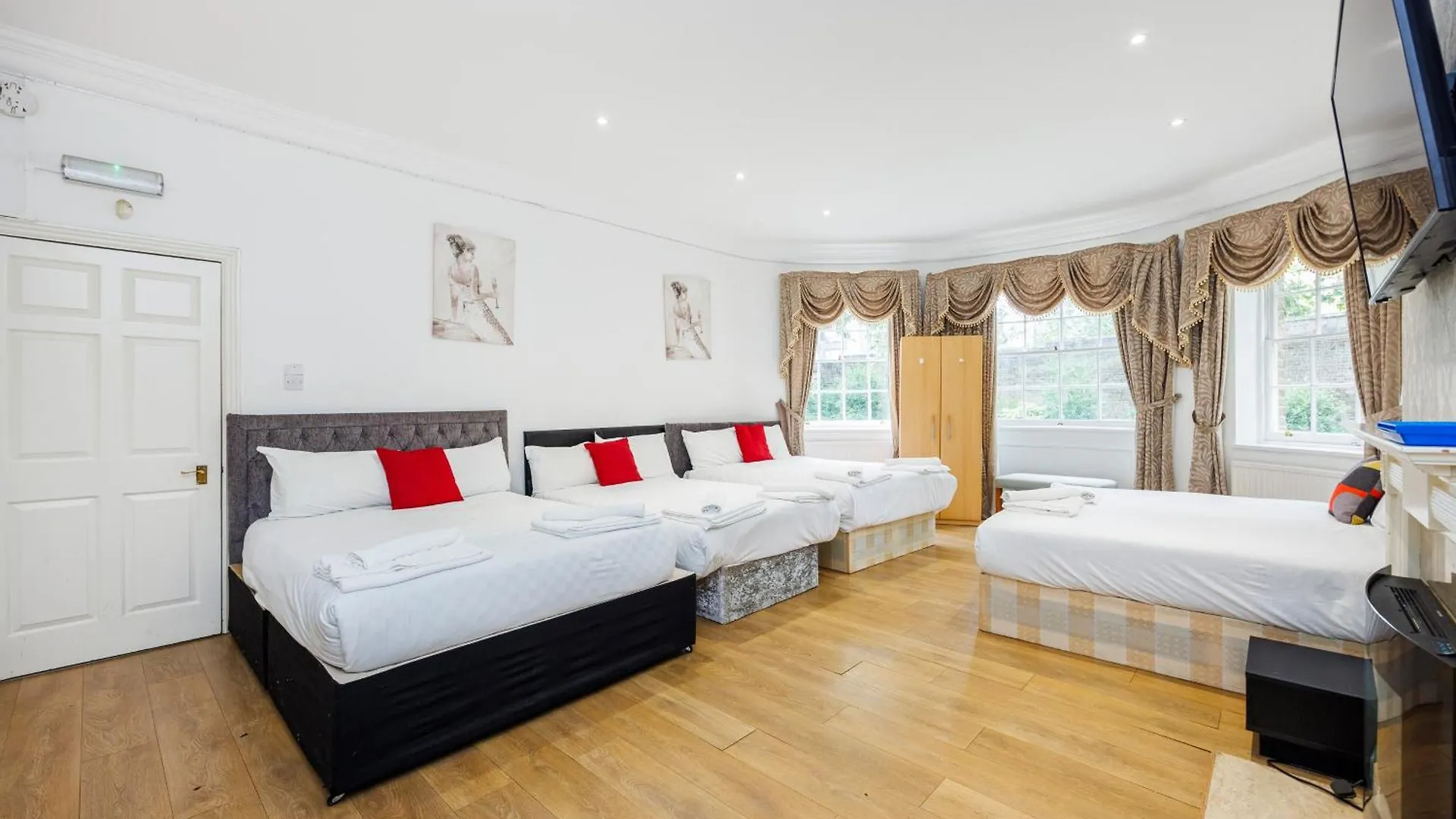 Mansion House With Spacious Apartments Close To Excel London And Canarywharf