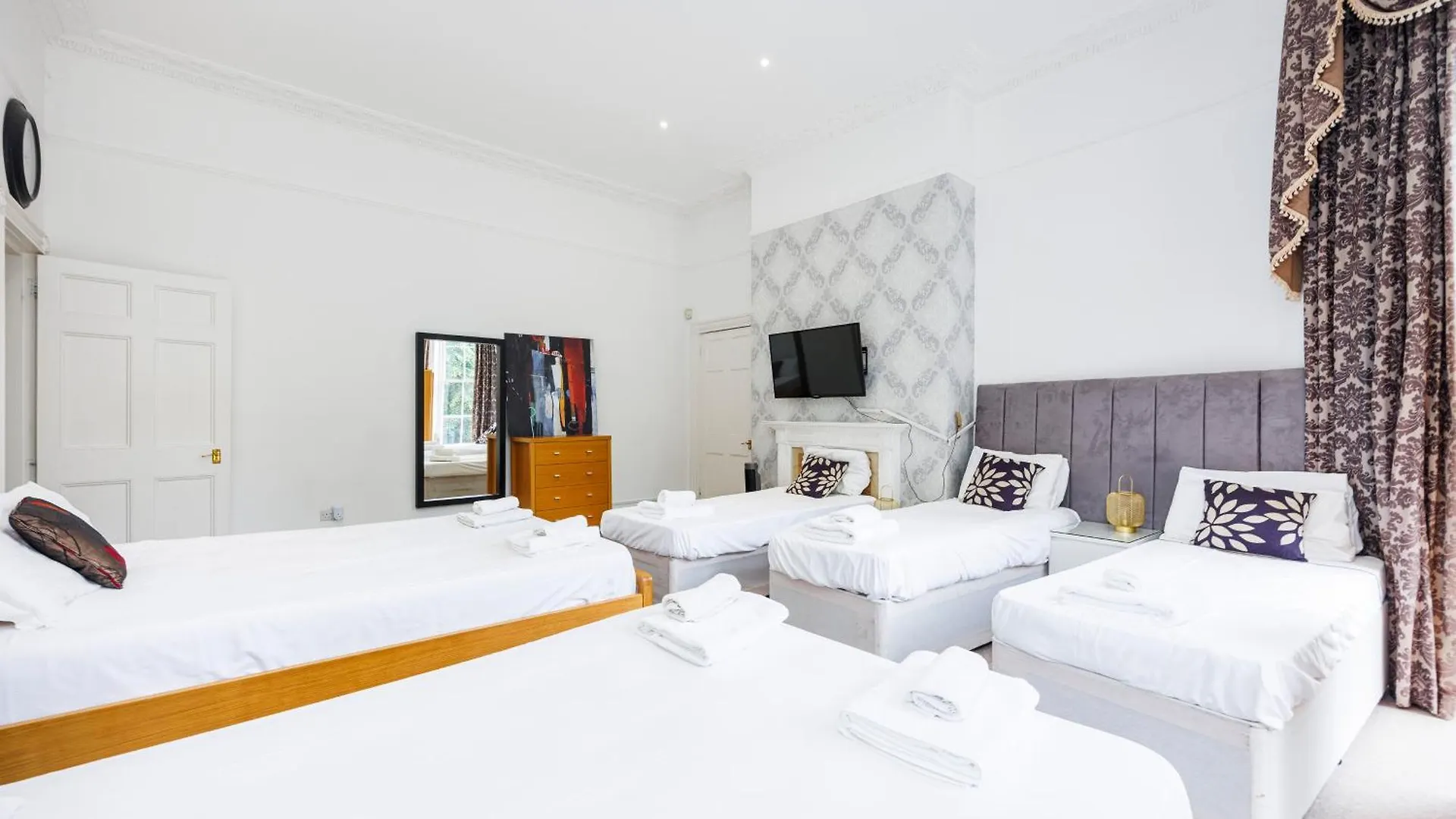 Mansion House With Spacious Apartments Close To Excel London And Canarywharf