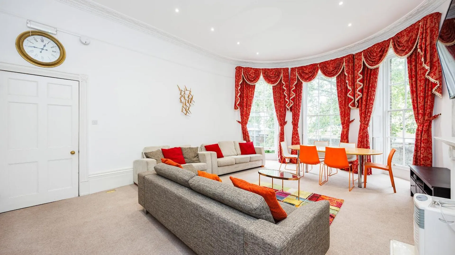 Mansion House With Spacious Apartments Close To Excel London And Canarywharf