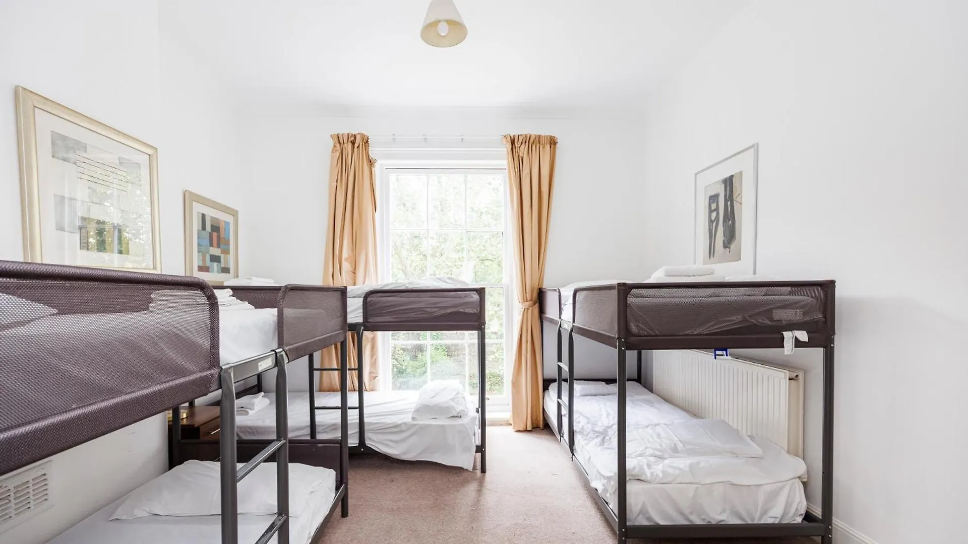 Mansion House With Spacious Apartments Close To Excel London And Canarywharf