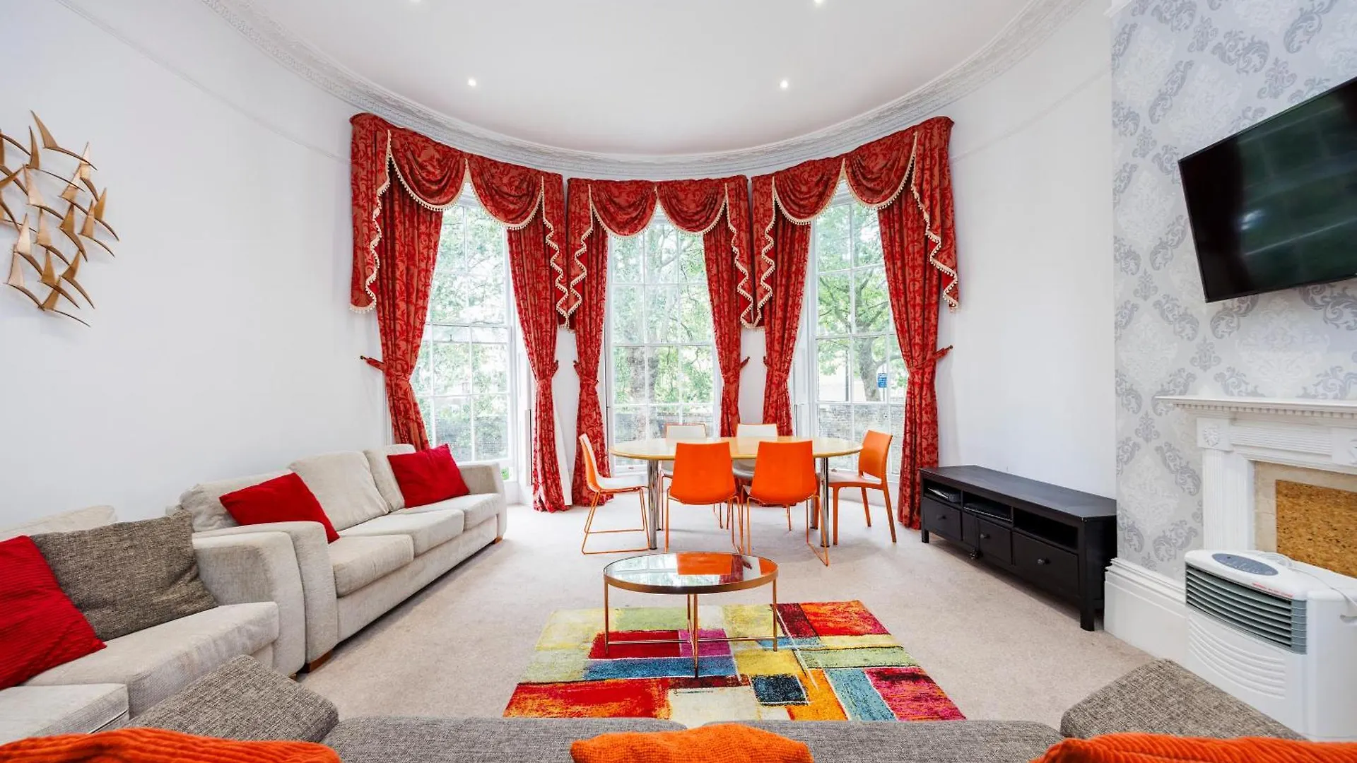 Mansion House With Spacious Apartments Close To Excel London And Canarywharf location